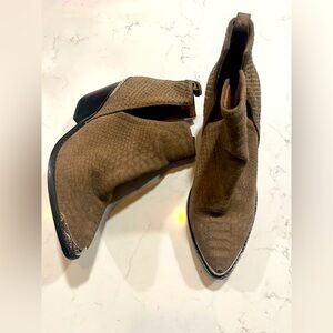 Jeffrey Campbell Cromwell Gray Snake Suede Leather Ankle Boots Bootie Size 7.5